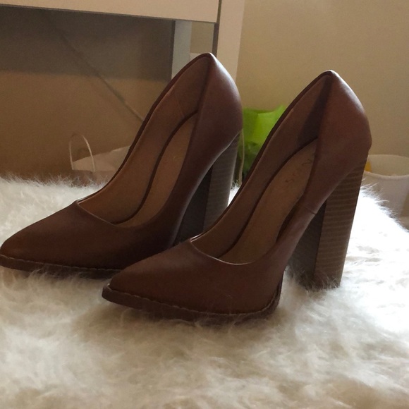 Shoes - Picture 1 of 3